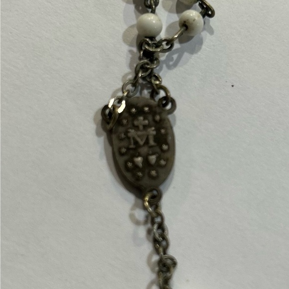 Elegant White and Silver tone Rosary Necklace - Picture 4 of 5